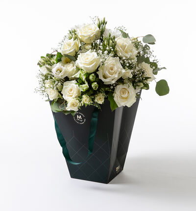 Overrekkelsebukett med hvite blomster stor Overrekkelsebukett med hvite blomster stor